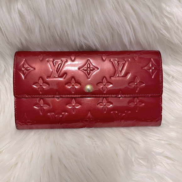 SOLD Beautiful Louis Vuitton Sarah Wallet - Picture 1 of 12